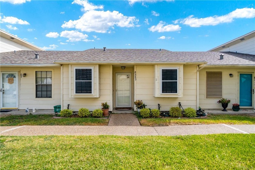 Welcome to The Mansions! This charming 2 bedroom, 2 full - photo 3