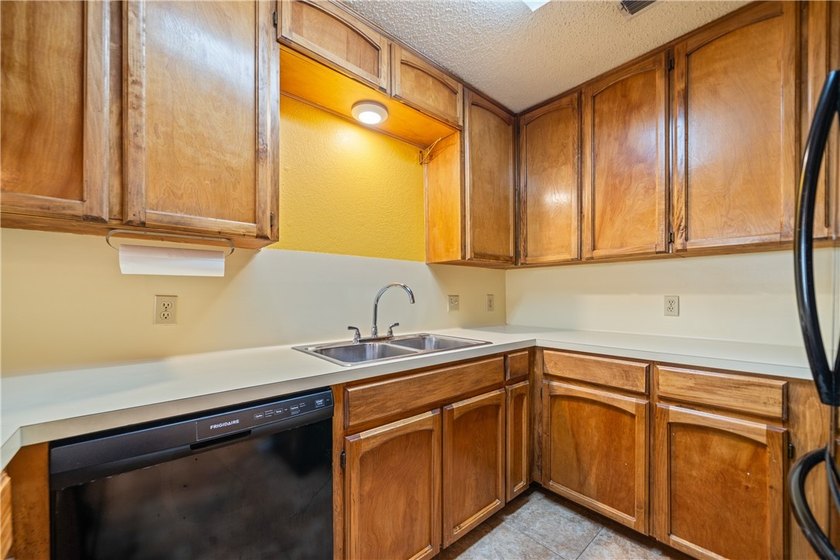 Welcome to The Mansions! This charming 2 bedroom, 2 full - photo 10