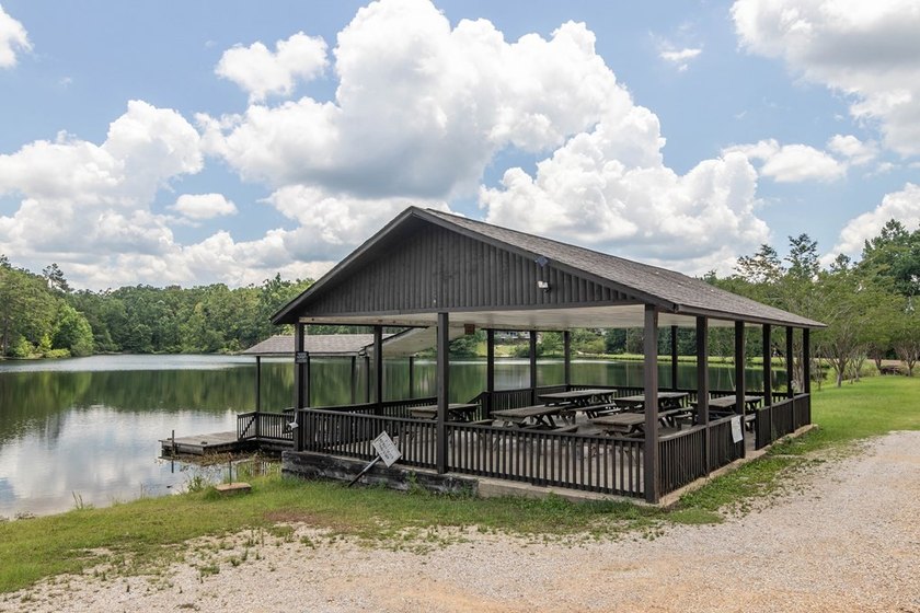 Great 2 level home on over 2 acres of land in the beautiful - photo 25