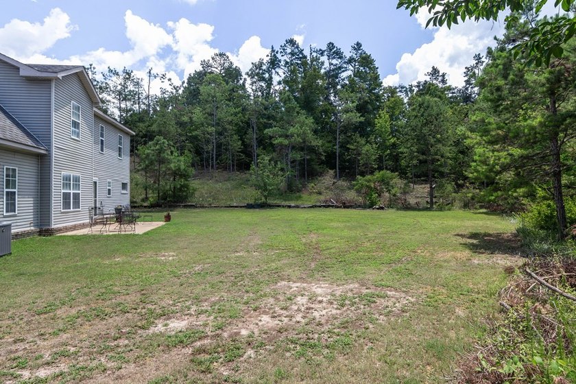 Great 2 level home on over 2 acres of land in the beautiful - photo 31