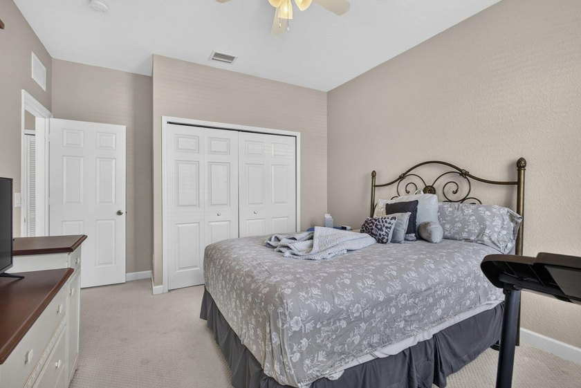 Welcome to this beautifully maintained 4-bedroom, 3.5-bath home - photo 33