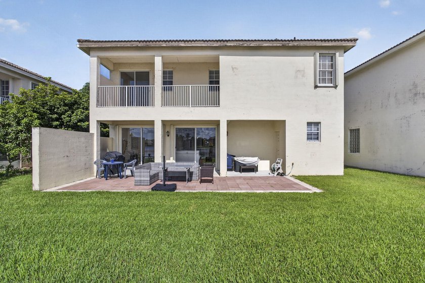 Welcome to this beautifully maintained 4-bedroom, 3.5-bath home - photo 37