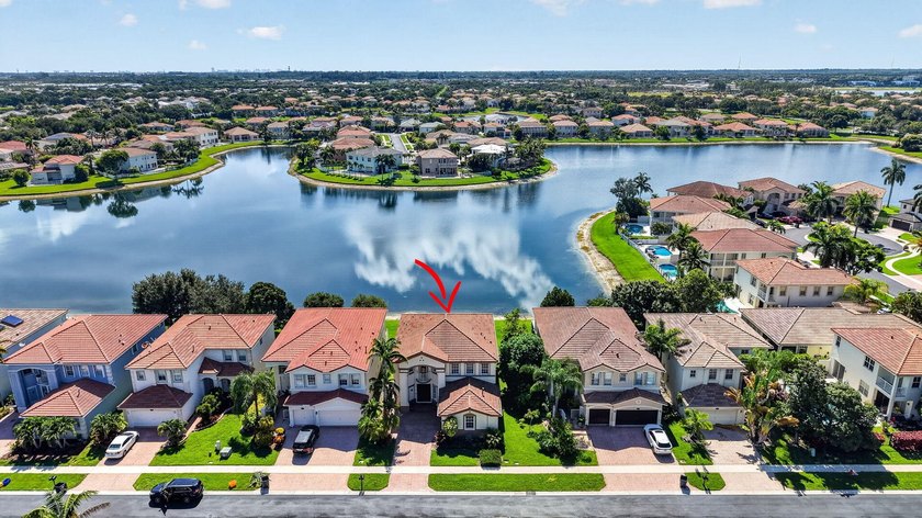 Welcome to this beautifully maintained 4-bedroom, 3.5-bath home - photo 45