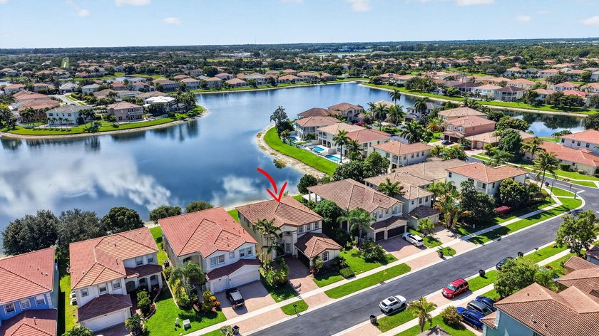 Welcome to this beautifully maintained 4-bedroom, 3.5-bath home - photo 46