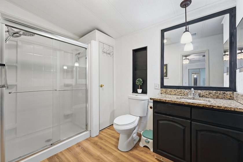 This beautifully maintained 3-bedroom split floor plan offers - photo 14
