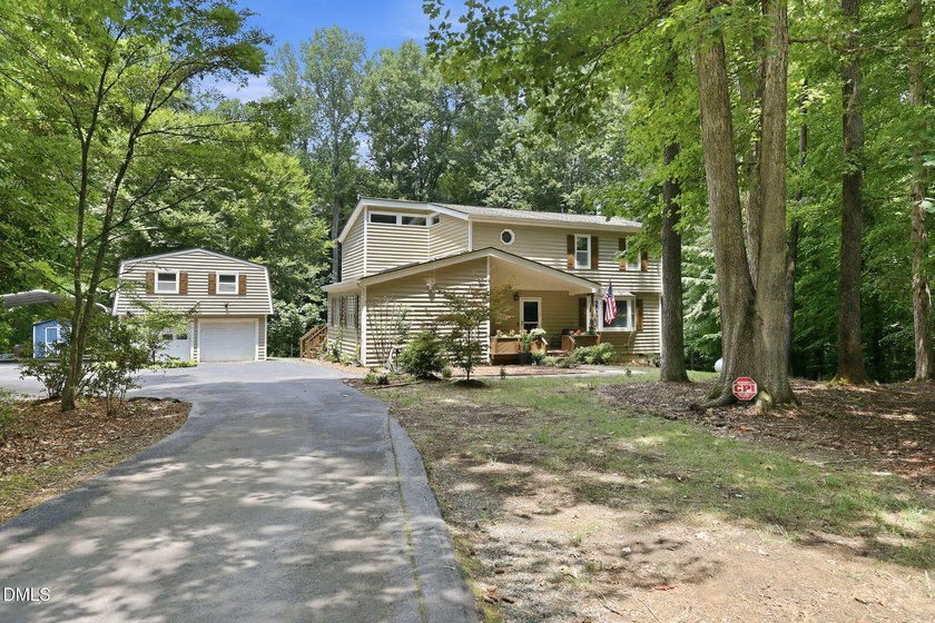 Detached 2-Car Garage with Finished Bonus Room &amp; Full Bath! - photo 4
