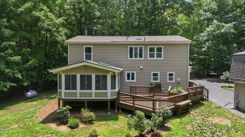 Detached 2-Car Garage with Finished Bonus Room &amp; Full Bath! - photo 6