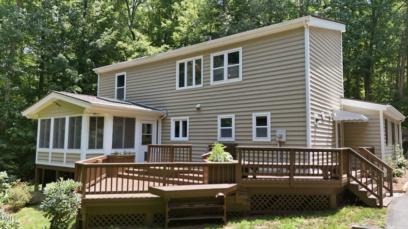 Detached 2-Car Garage with Finished Bonus Room &amp; Full Bath! - photo 7