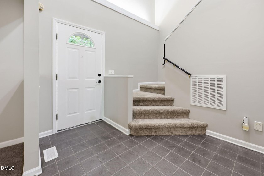Detached 2-Car Garage with Finished Bonus Room &amp; Full Bath! - photo 8