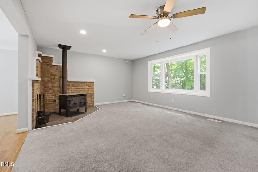 Detached 2-Car Garage with Finished Bonus Room &amp; Full Bath! - photo 9