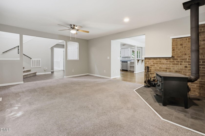 Detached 2-Car Garage with Finished Bonus Room &amp; Full Bath! - photo 10