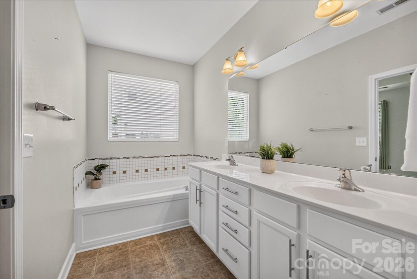 Designed with both elegant entertaining and everyday comfort in - photo 26