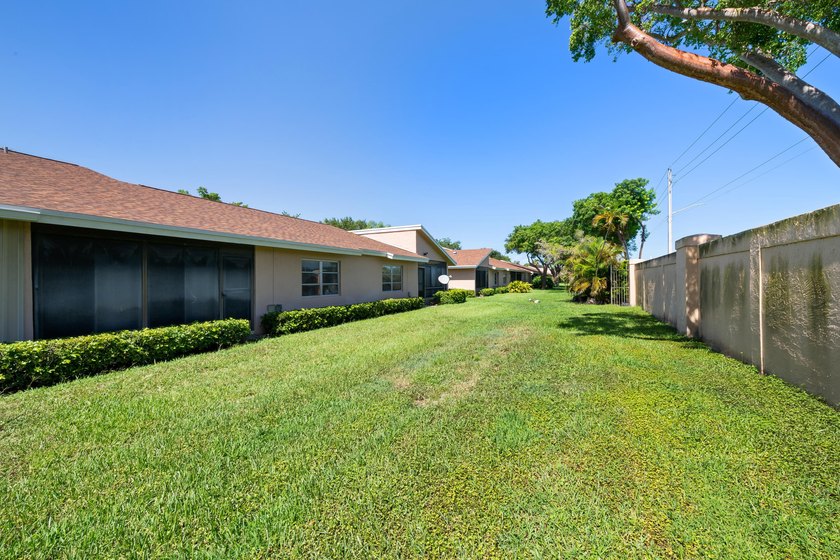 Welcome to this well-maintained 2-bedroom, 2-bathroom villa in - photo 23