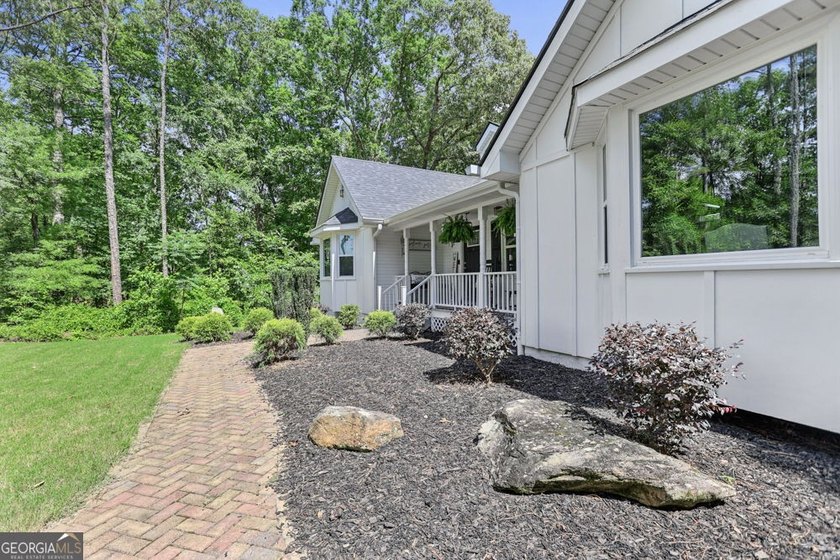 Welcome to your own private retreat, where peaceful country - photo 11