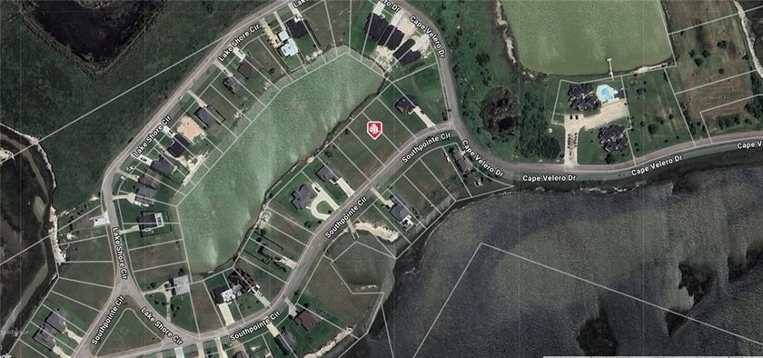 This amazing spacious waterfront lot in the well-established - photo 2