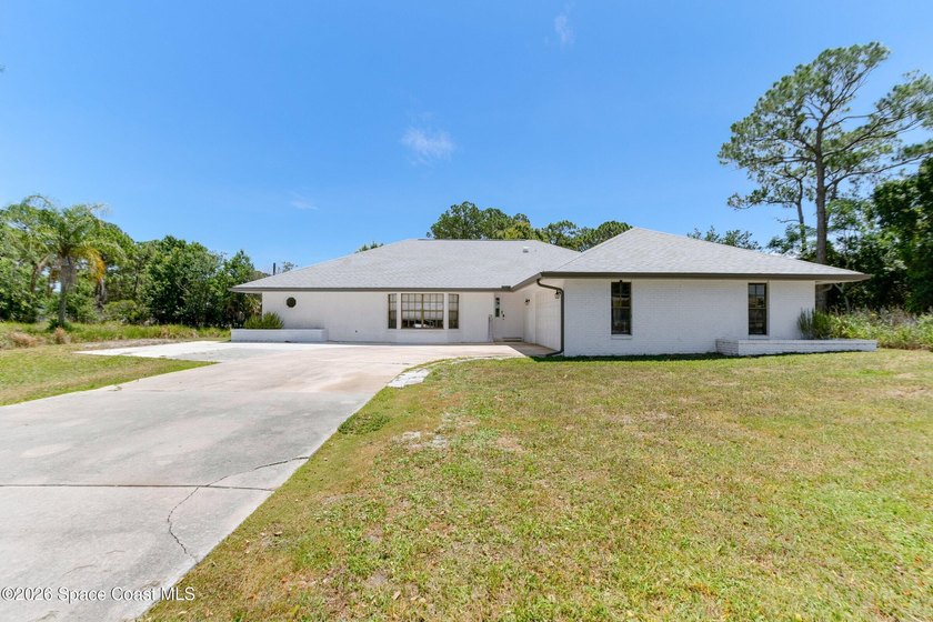 Updated, move-in ready, and located in highly sought-after - photo 4