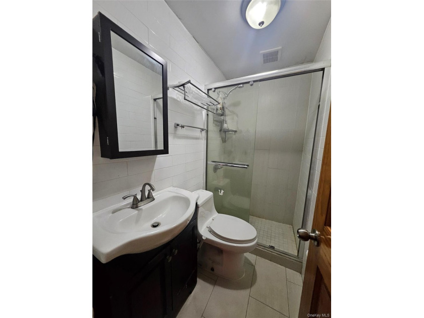 Nestled in heart of downtown Flushing, this spacious condo - photo 7