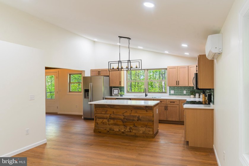 Stunning modern chalet in a private mountain lake community! - photo 18