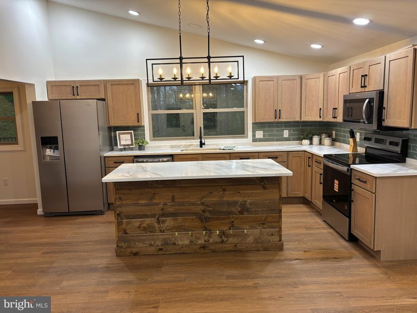 Stunning modern chalet in a private mountain lake community! - photo 22