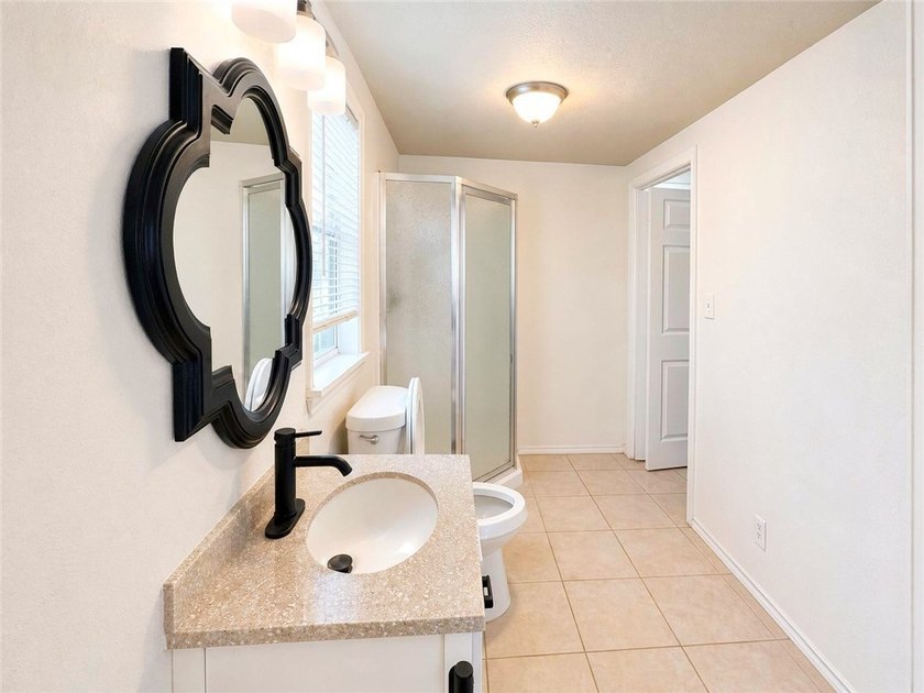 Discover this charming home with a detached guest house in - photo 9