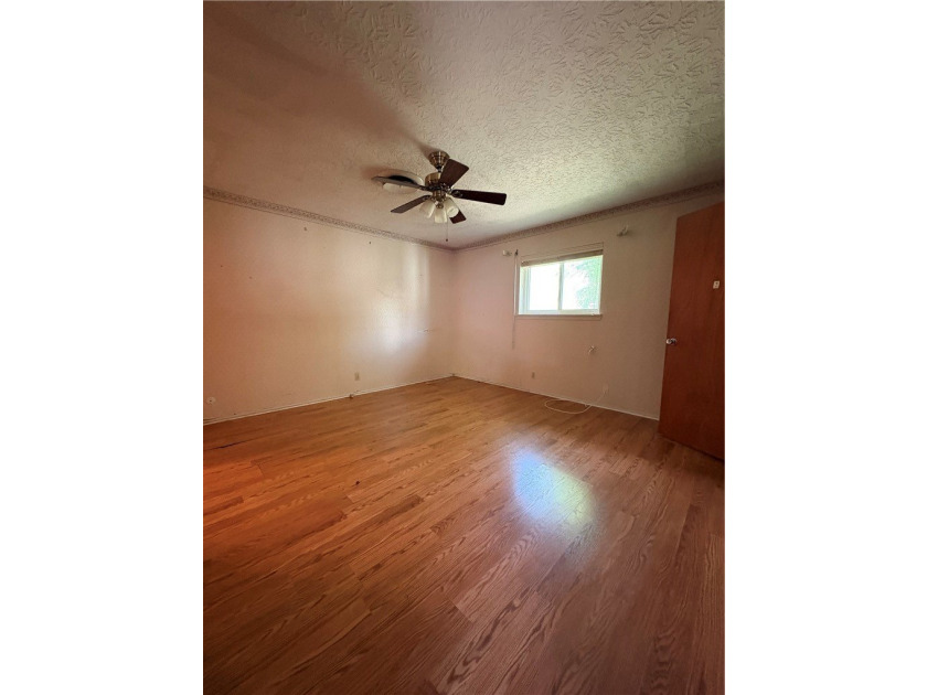 Investor Special - Endless Potential! Opportunity awaits at 4633 - photo 8