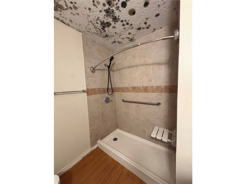Investor Special - Endless Potential! Opportunity awaits at 4633 - photo 10