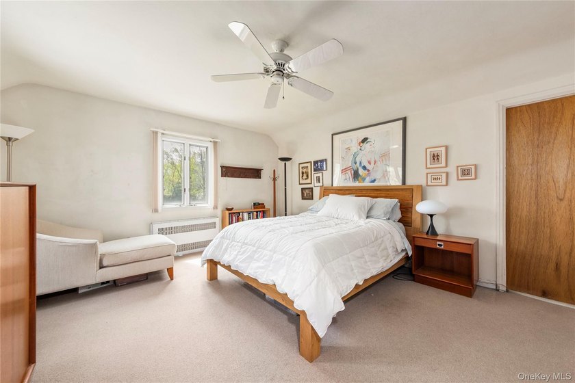 Welcome to a rare and private retreat in the heart of Great Neck - photo 10