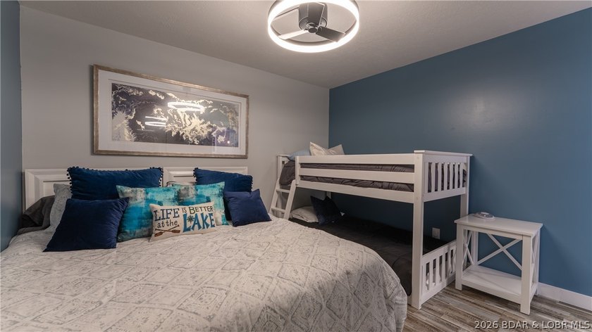 Discover the perfect blend of comfort, convenience &amp; lake - photo 11