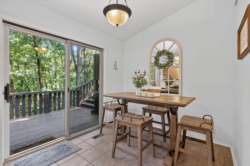 Beautiful Villa Alegre Courts is the perfect location for people - photo 11