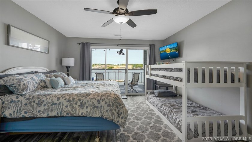 Discover the perfect blend of comfort, convenience &amp; lake - photo 12