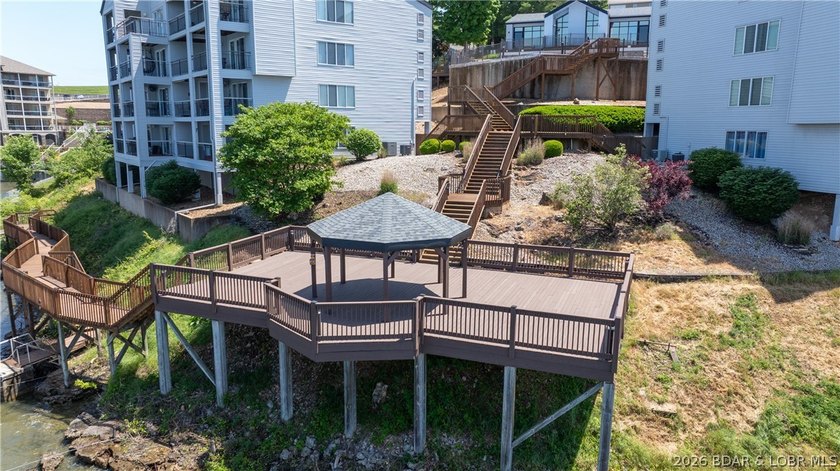 Discover the perfect blend of comfort, convenience &amp; lake - photo 30