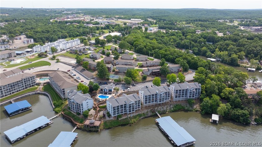Discover the perfect blend of comfort, convenience &amp; lake - photo 41
