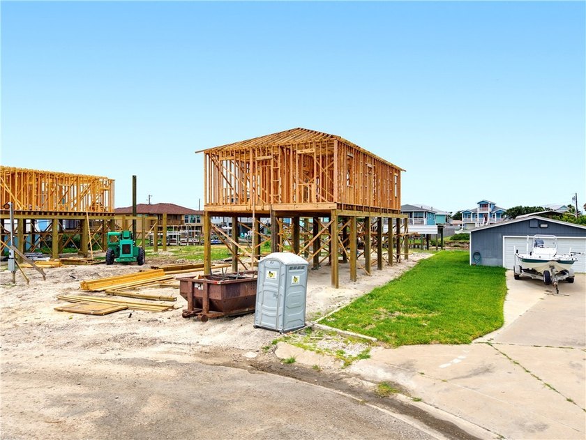 Fresh off the builder's blueprint, this elevated three-bedroom - photo 2