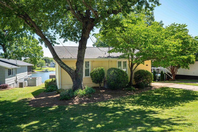 MOTIVATED SELLERS! Welcome to lakefront living at its finest on - photo 36