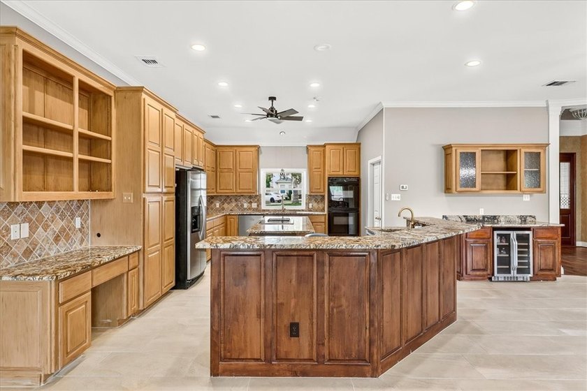 Truly a rare find! Perfectly located in the heart of prestigious - photo 6