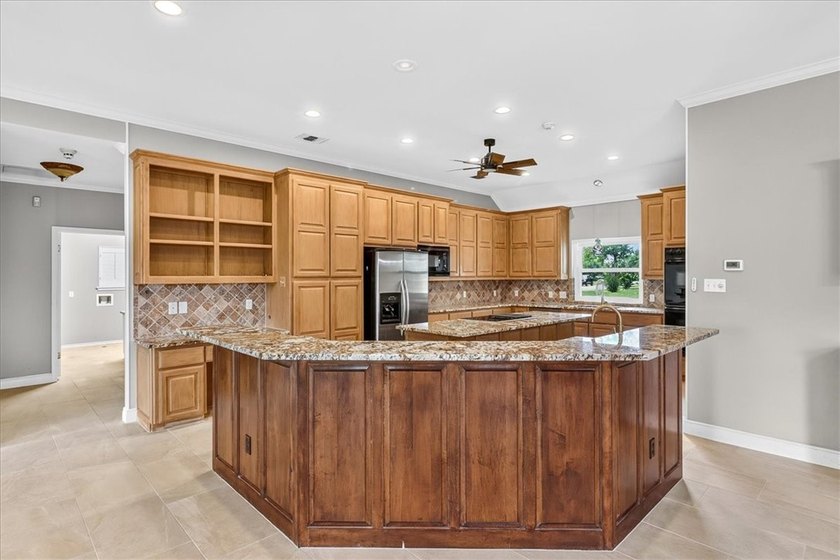 Truly a rare find! Perfectly located in the heart of prestigious - photo 7