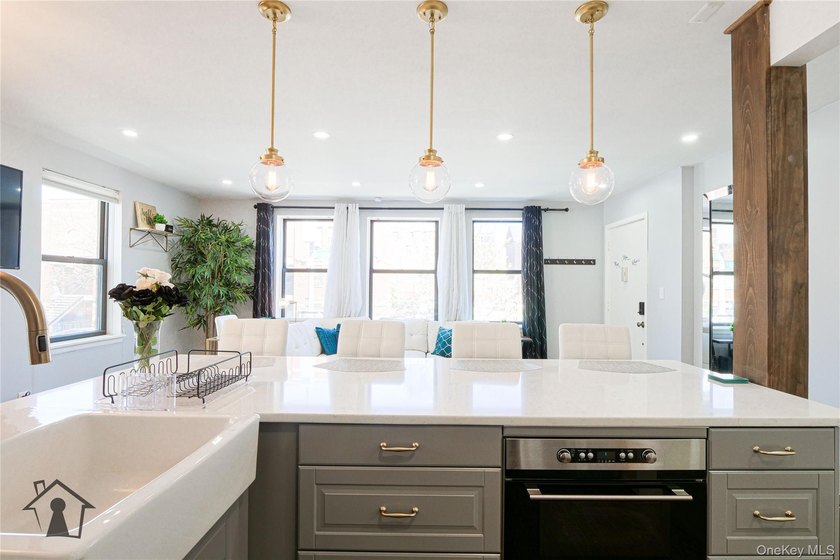 Located in a well-maintained building, Unit 2D offers a - photo 9