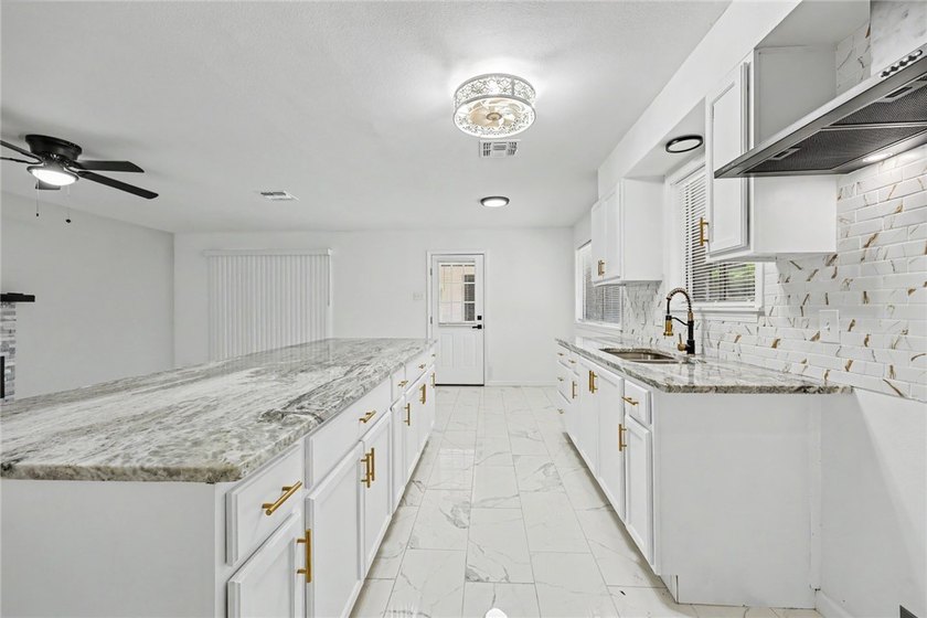 Welcome to 4329 Marie, where modern design meets timeless - photo 7