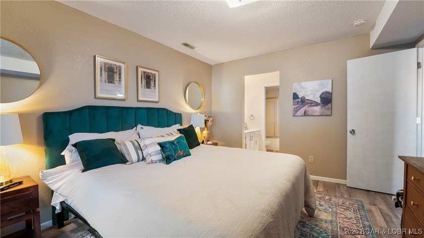 Discover lakeside living at its finest with this cozy 2-bed - photo 9