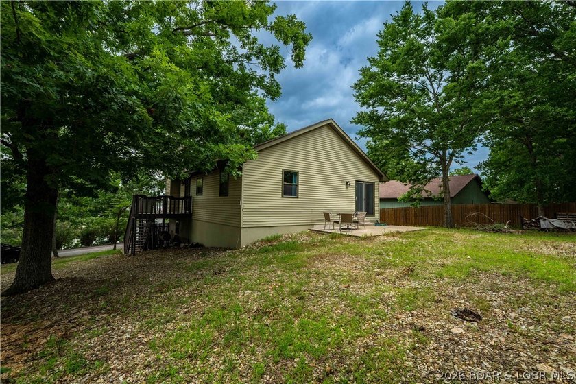 Welcome to lake living at its finest in the desirable Fawn - photo 12