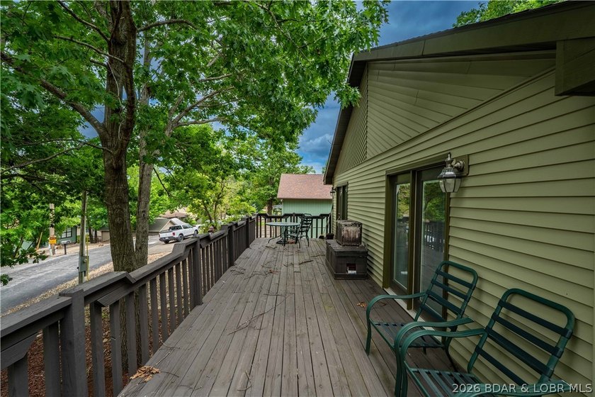 Welcome to lake living at its finest in the desirable Fawn - photo 18