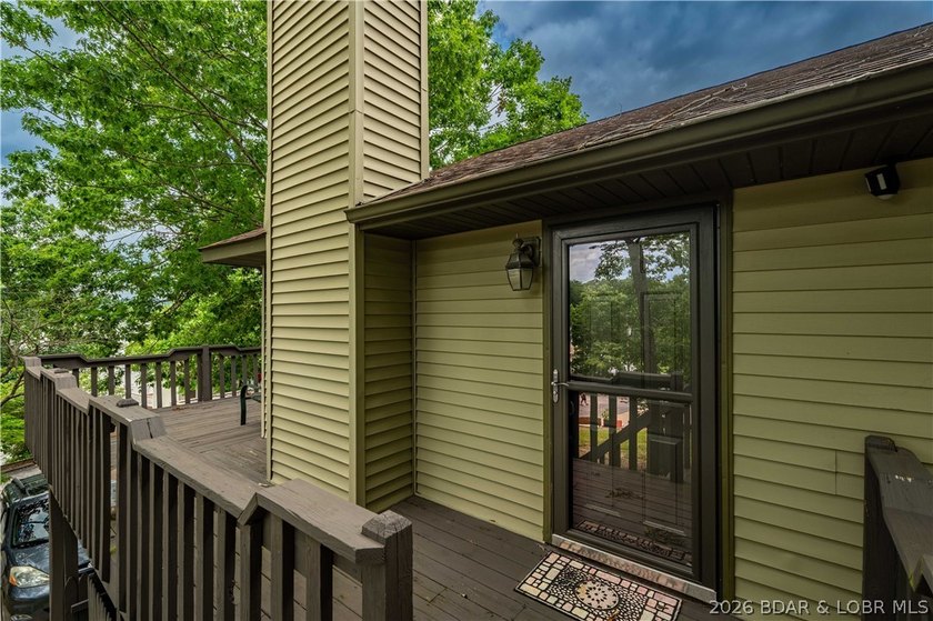 Welcome to lake living at its finest in the desirable Fawn - photo 19