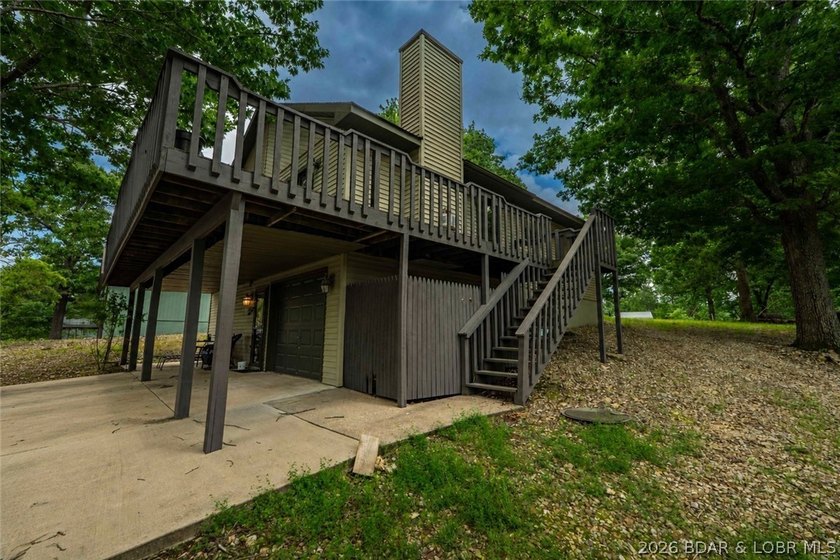 Welcome to lake living at its finest in the desirable Fawn - photo 20
