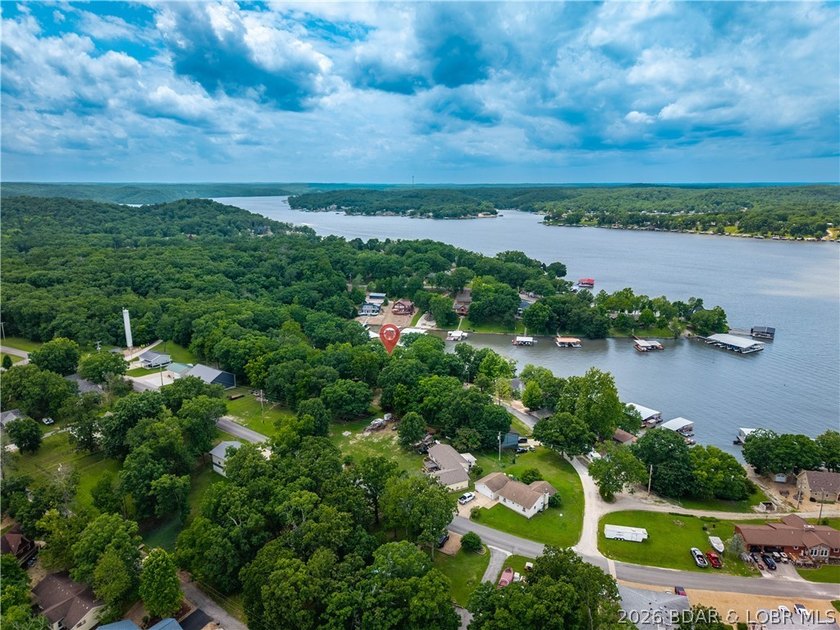 Welcome to lake living at its finest in the desirable Fawn - photo 28