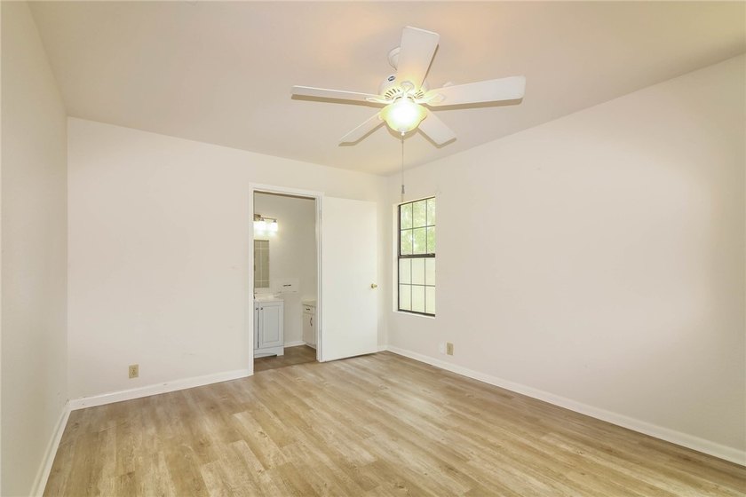 1502 Austin St is a 1-story Portland detached home built in 1956 - photo 3