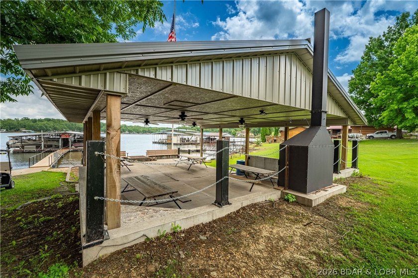 Welcome to lake living at its finest in the desirable Fawn - photo 37