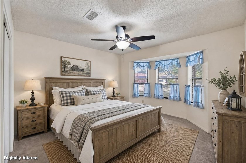 Investment Opportunity! This 3-bedroom, 2-bathroom southside - photo 3