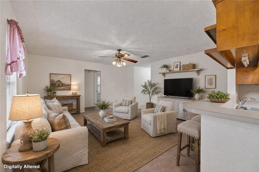 Investment Opportunity! This 3-bedroom, 2-bathroom southside - photo 7