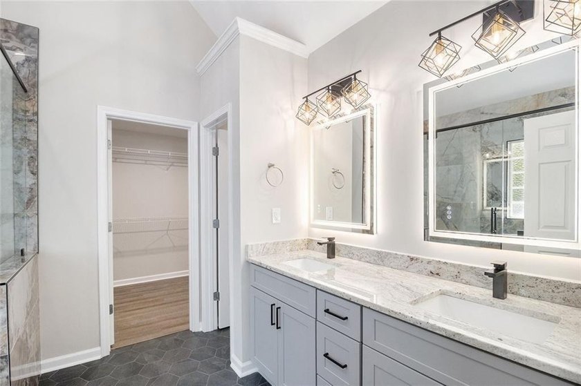 Stunning stucco home in the highly sought-after Summer Grove - photo 2