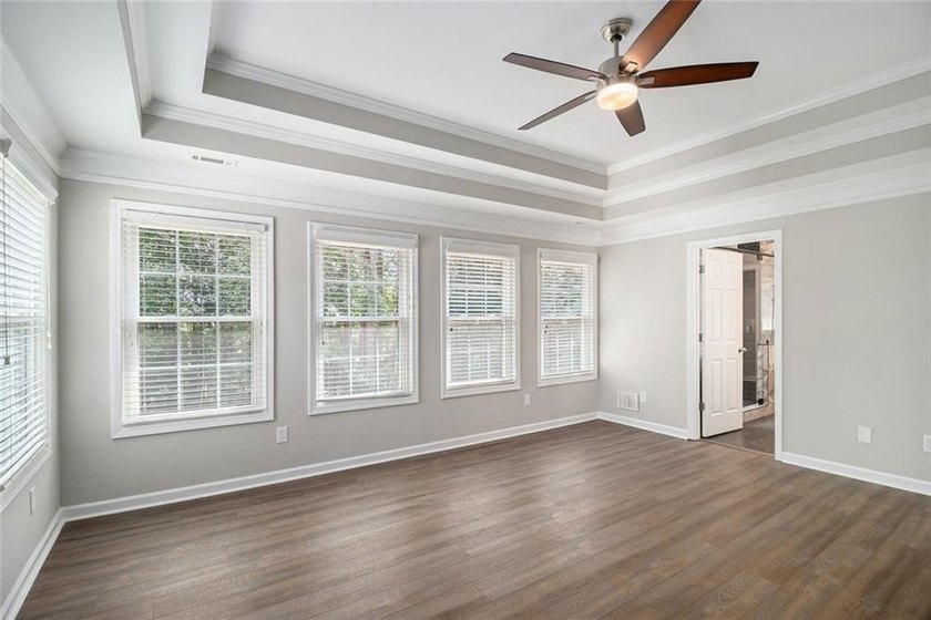 Stunning stucco home in the highly sought-after Summer Grove - photo 3